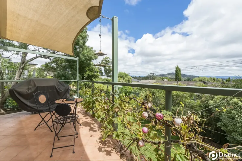 44 Hawkesbury Crescent, Farrer, photo 3