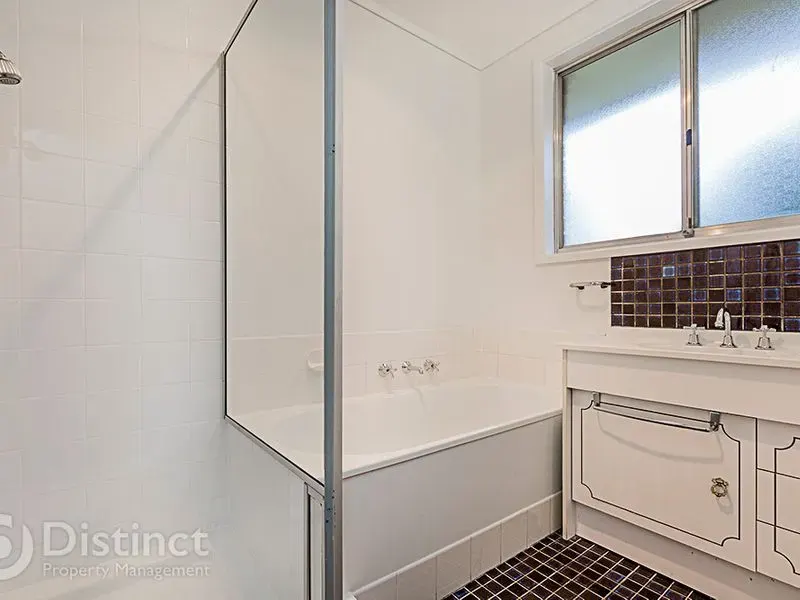 9 Amherst Street, Kambah, photo 6