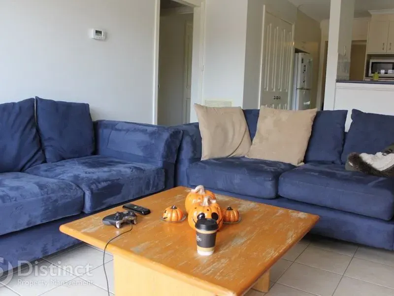 10/2 Yule Street, Amaroo, photo 2