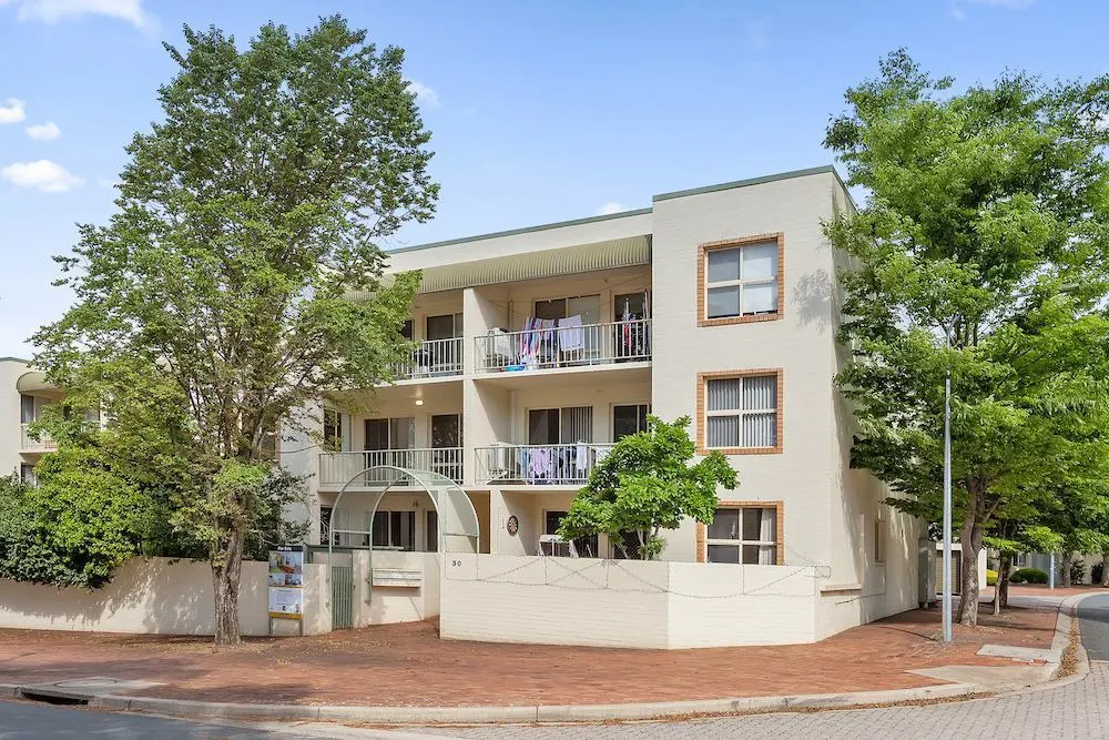 4/30 Bootle Place, Phillip, photo 1