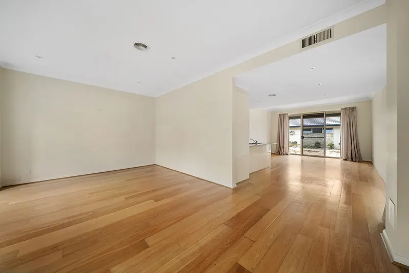 14 Wombeyan Street, Harrison, photo 6