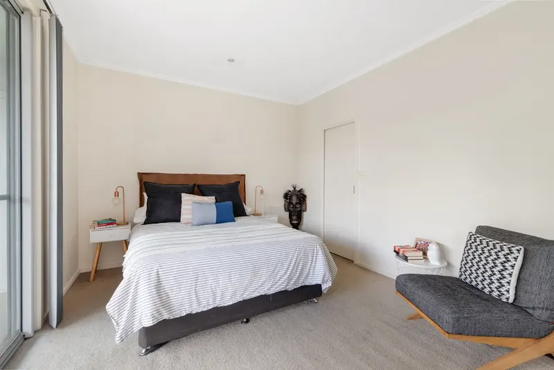 19/123 Lowanna Street, Braddon ACT 2612, photo 6