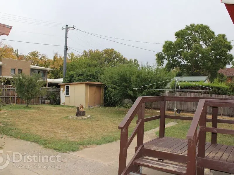 6 Lumeah Street, Narrabundah, photo 8