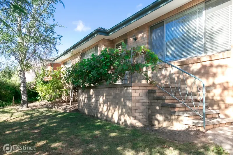 28 Wirraway Crescent, Scullin, photo 2