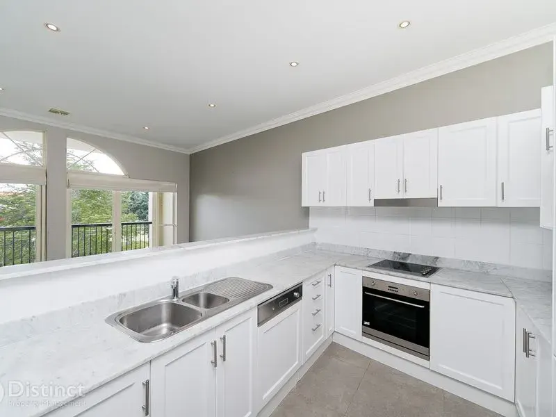 11/15 Fitzroy Crescent, Forrest, photo 2