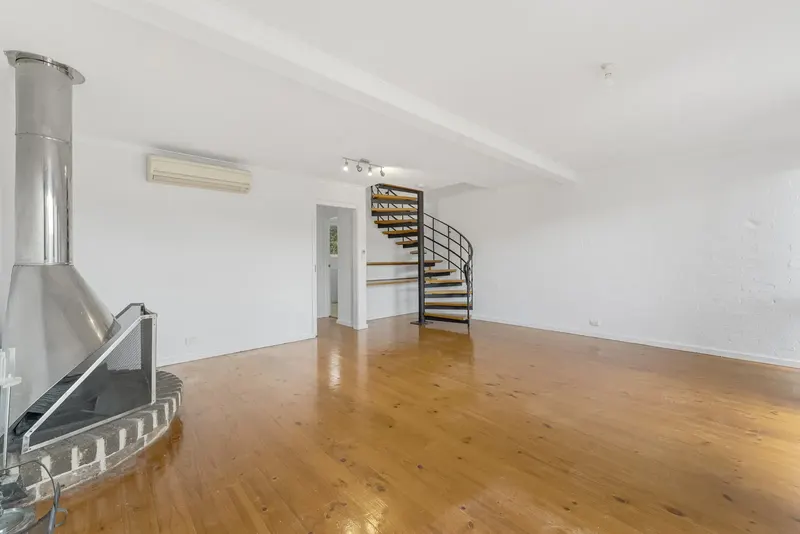 9 Menkens Court, Phillip, photo 4