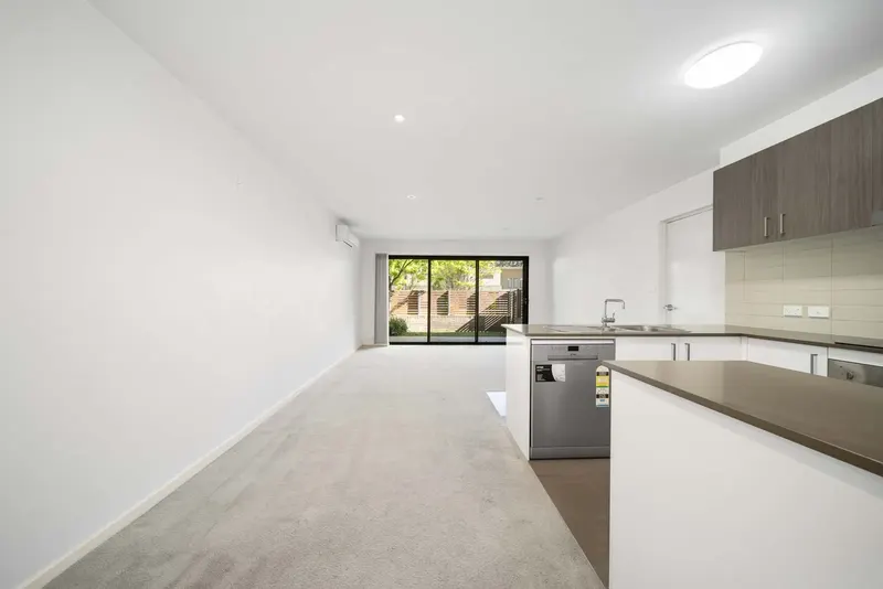 27/39 Jerrabomberra Avenue, Narrabundah, photo 3
