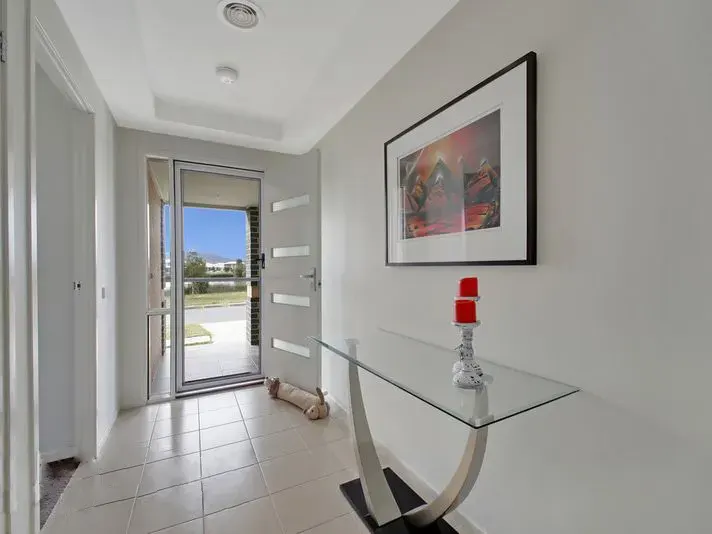 83 Donald Horne Circuit, Franklin, photo 9