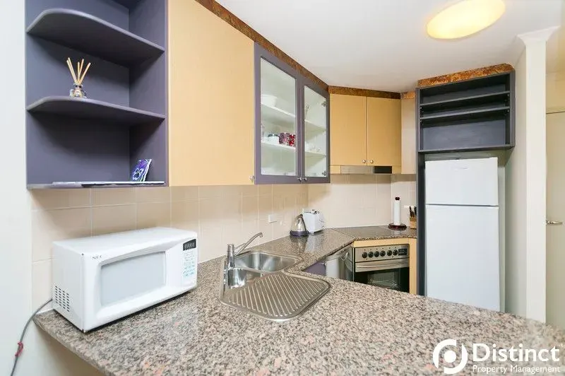 2/18 Captain Cook Crescent, Griffith, photo 2