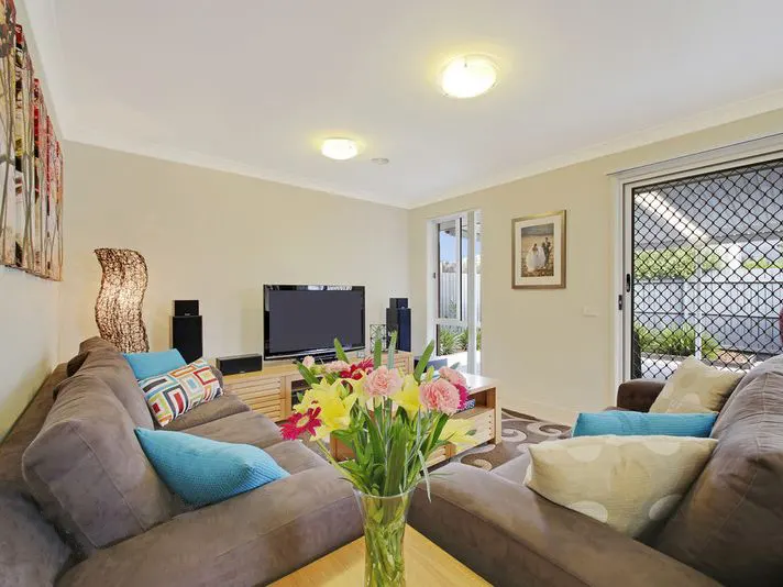 83 Donald Horne Circuit, Franklin, photo 1