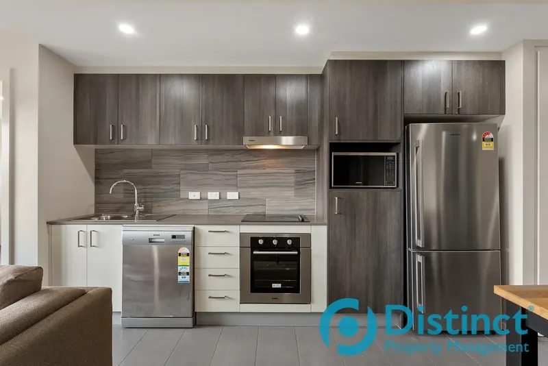 195/325 Anketell Street, Greenway, photo 2