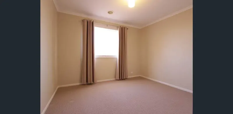 5 Sale Place, Amaroo, photo 13