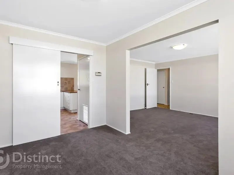 87 Summerland Circuit, Kambah, photo 3