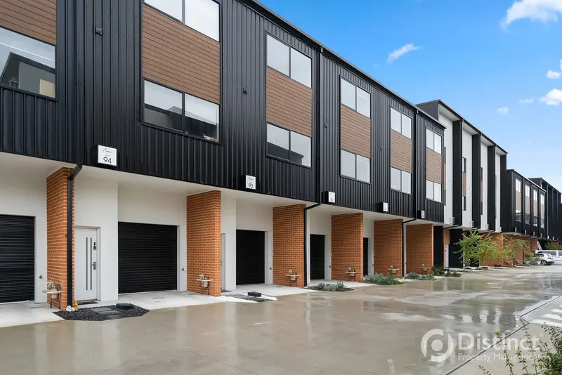93/1 Rowland Rees Crescent, Greenway