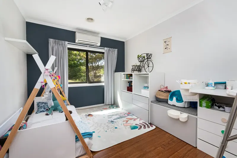 10 Hagelthorn Street, Farrer, photo 8