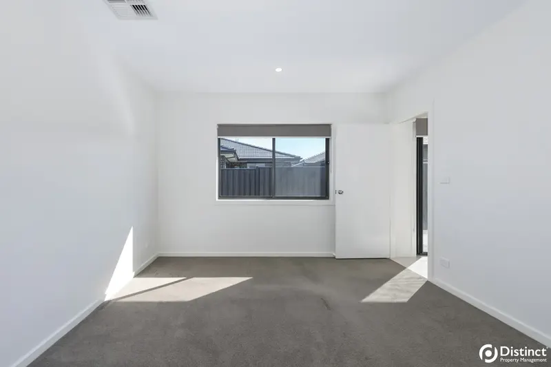 14 Galaxias Street, Throsby, photo 9