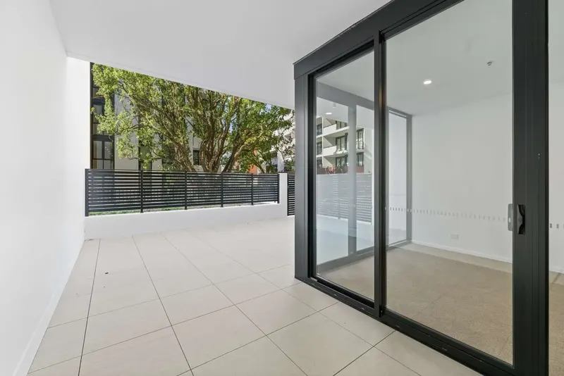 209/21 Captain Cook Crescent, Griffith, photo 8