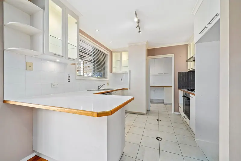 53 Lindrum Crescent, Holt, photo 4