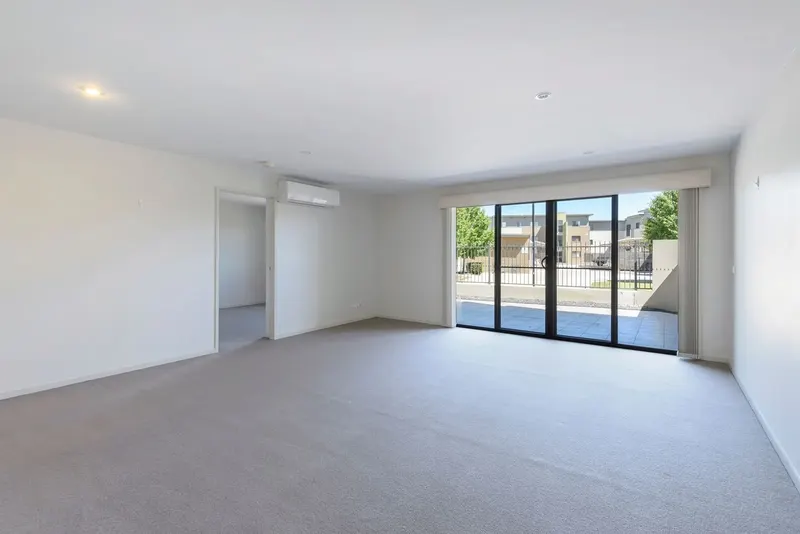 79/104 Henry Kendall Street, Franklin, photo 2