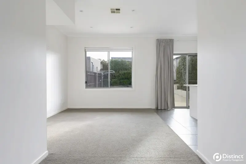 42 Manning Clark Crescent, Franklin, photo 5