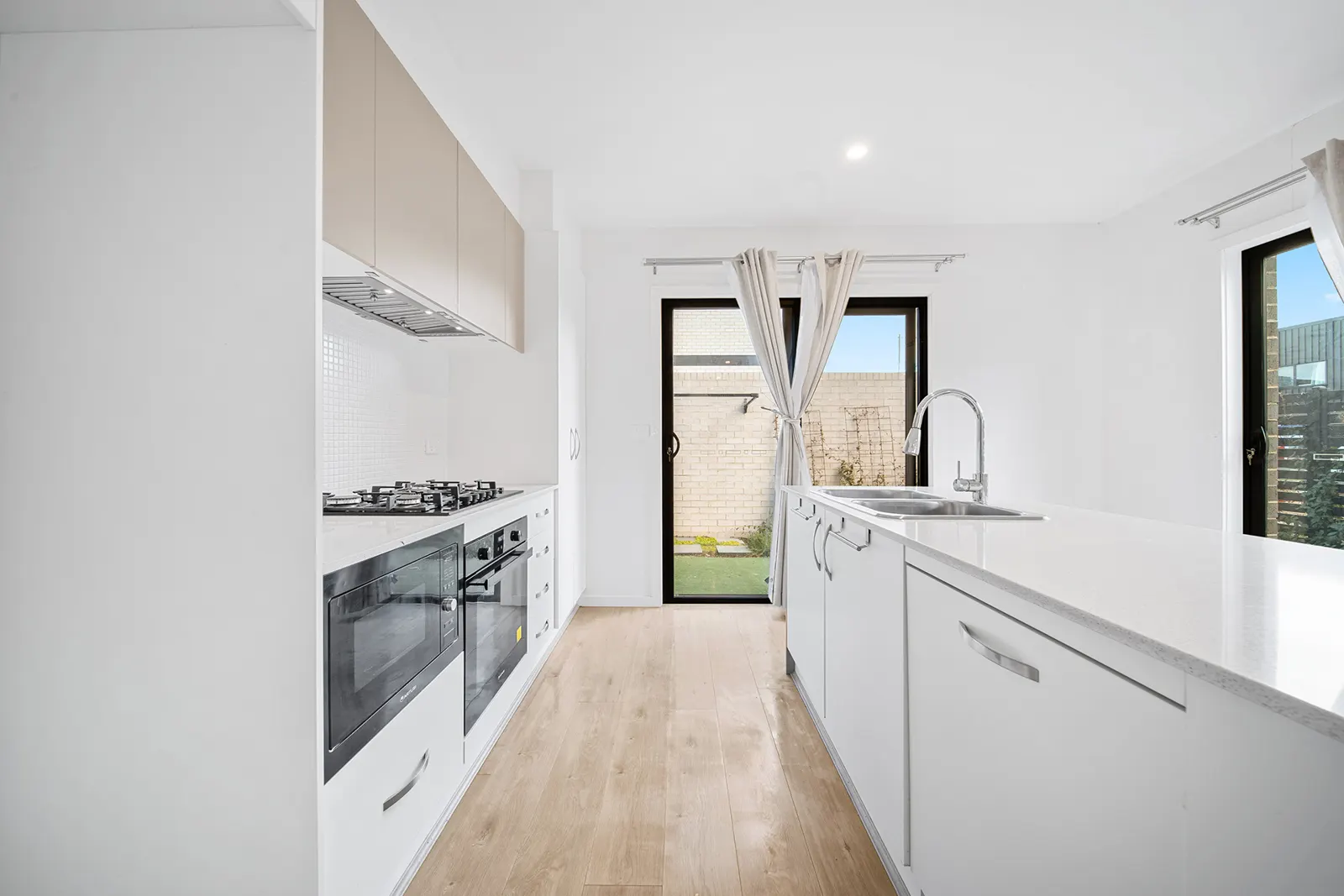 42/16 Cornelius Street, Coombs, photo 1