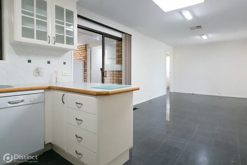 5 Simon Place, Kambah, photo 4