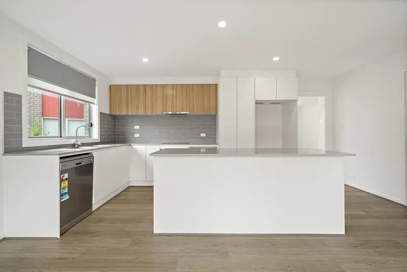 18/167 Mortimer Lewis Drive, Greenway, photo 5