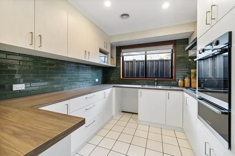 33 Poplar Crescent, Jerrabomberra, photo 5