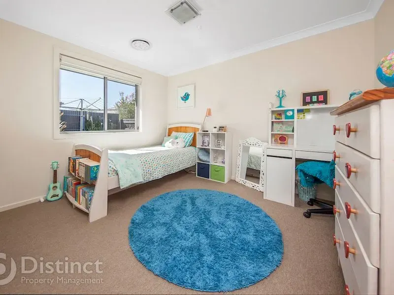 24 Doris Turner Street, Forde, photo 9