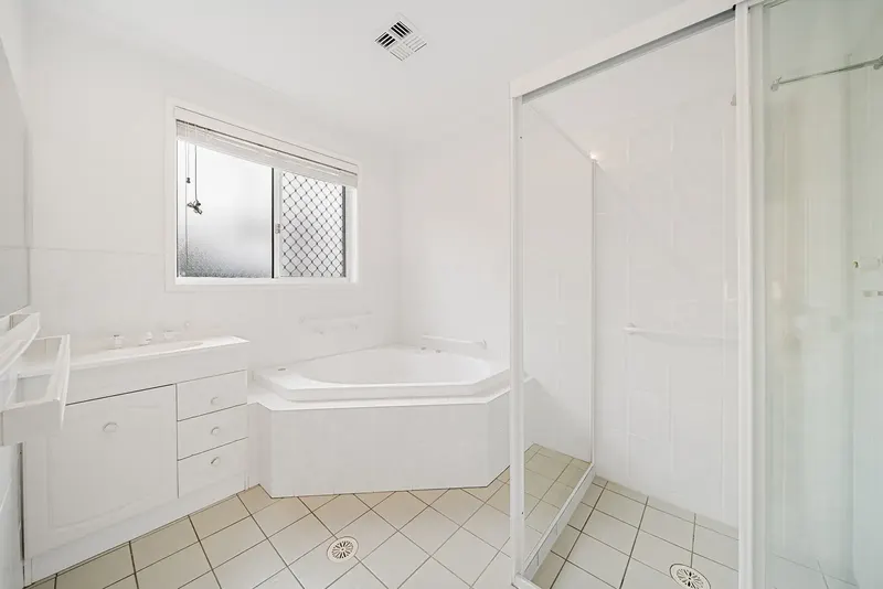 4 Maloney Street, Queanbeyan West, photo 9