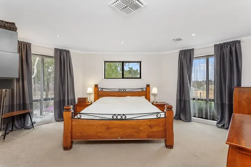 18 Hanrahan Crescent, Dunlop, photo 7