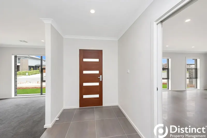 56 Zealie Bend, Googong, photo 2