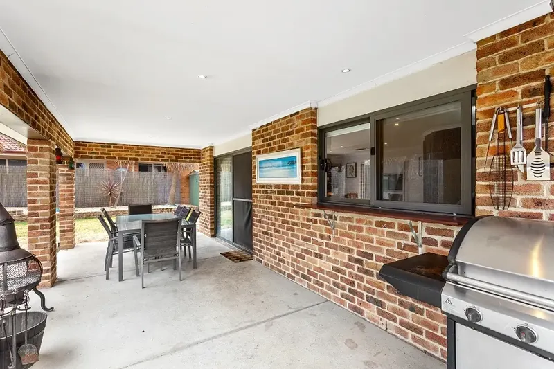 18 Hanrahan Crescent, Dunlop, photo 14