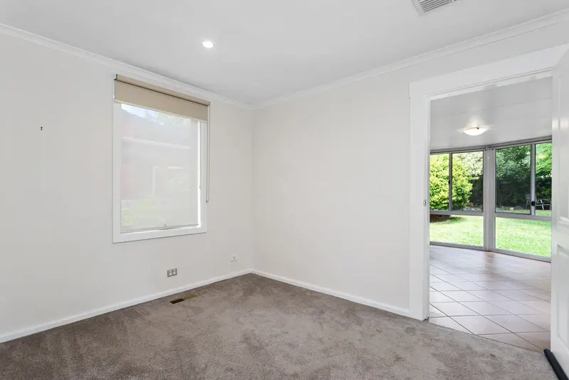 6 Allwood Street, Chifley ACT 2606, photo 9