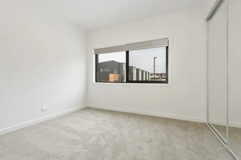 67/45 Athlon Drive, Greenway, photo 9