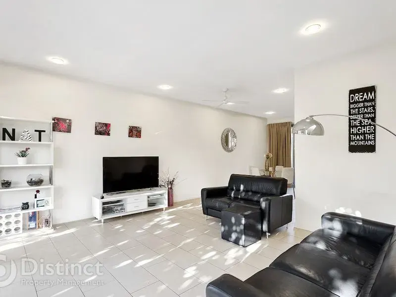 10 Dobikin Street, Crace, photo 7