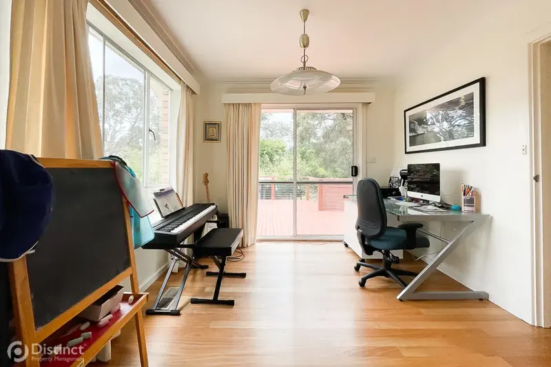48 Holmes Crescent, Campbell, photo 3