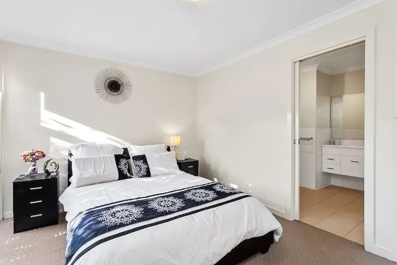 10 Dobikin Street, Crace, photo 9