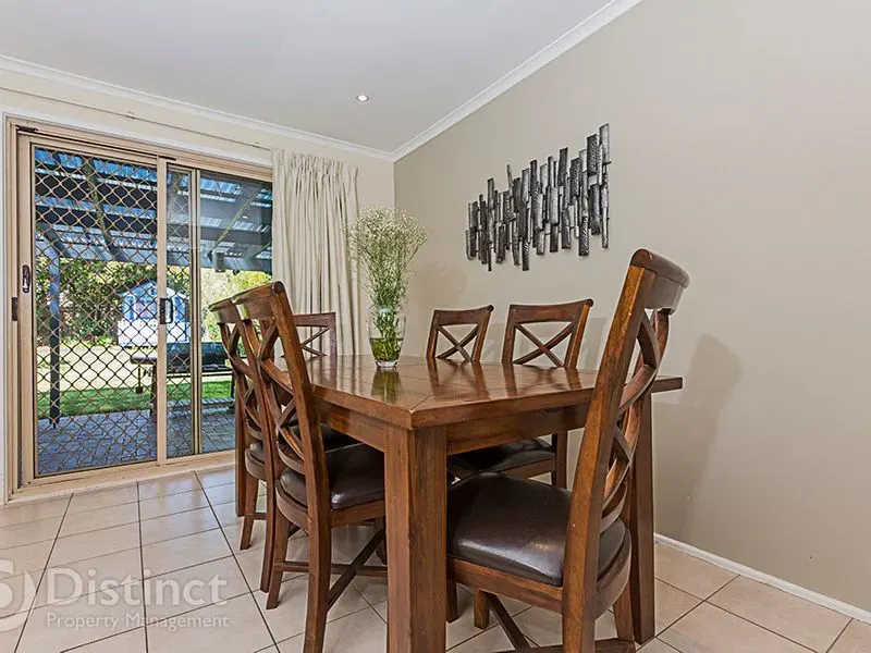 5 Magarey Place, Kambah, photo 3
