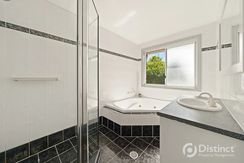 2 Quinlivan Crescent, Dunlop, photo 13