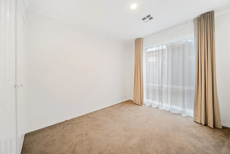 4 Maloney Street, Queanbeyan West, photo 10