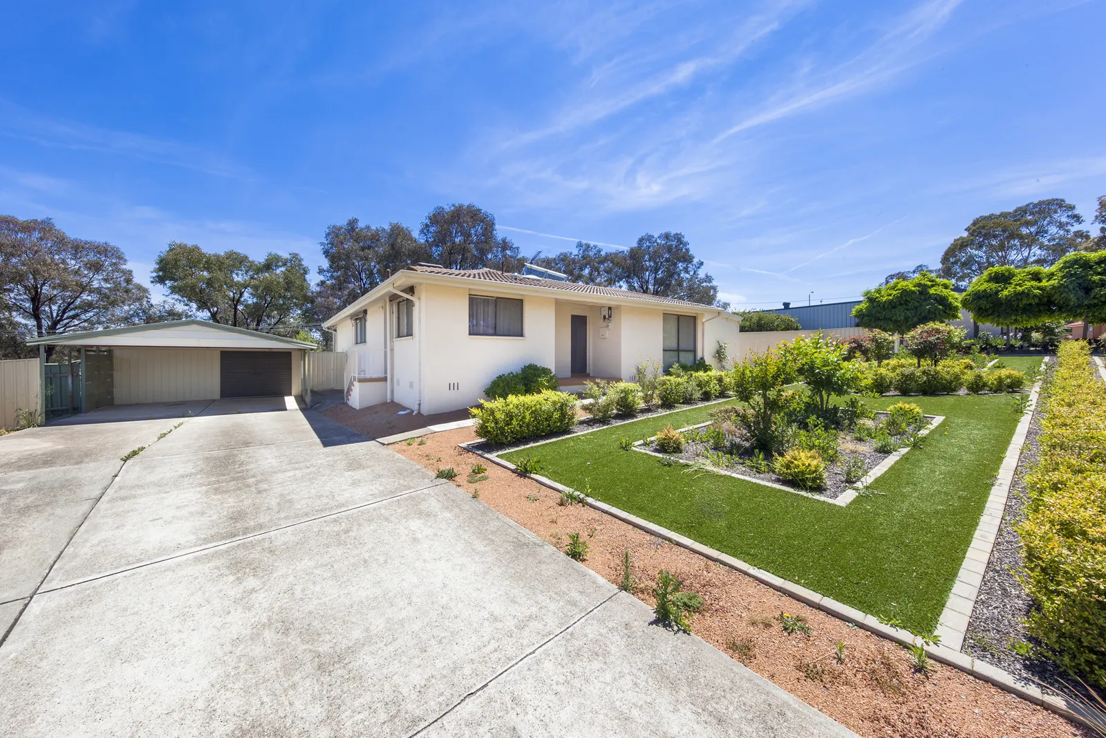 4 Bolton Place, Wanniassa, photo 1