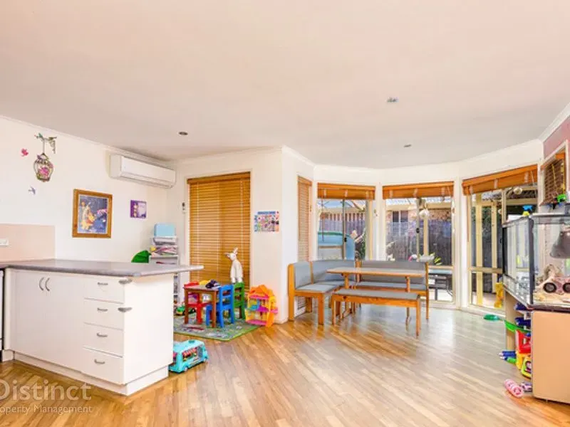 11 Lingiari Court, Ngunnawal, photo 3
