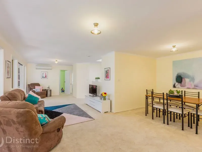 62 Ferguson Circuit, Ngunnawal, photo 4