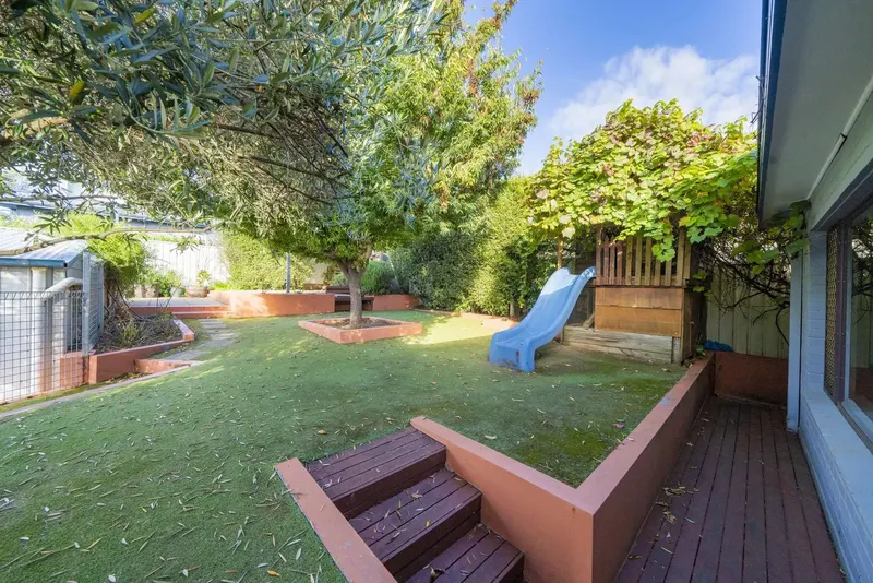 80 Walker Crescent, Narrabundah, photo 11
