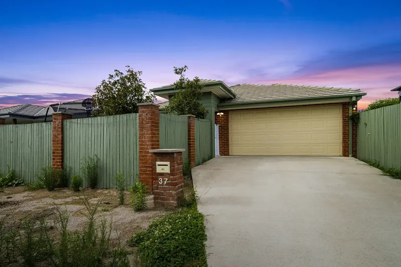 37 Gudamang Street, Ngunnawal, photo 14