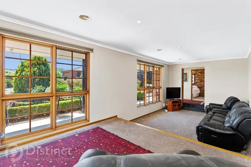 10 Rose Scott Circuit, Chisholm, photo 6