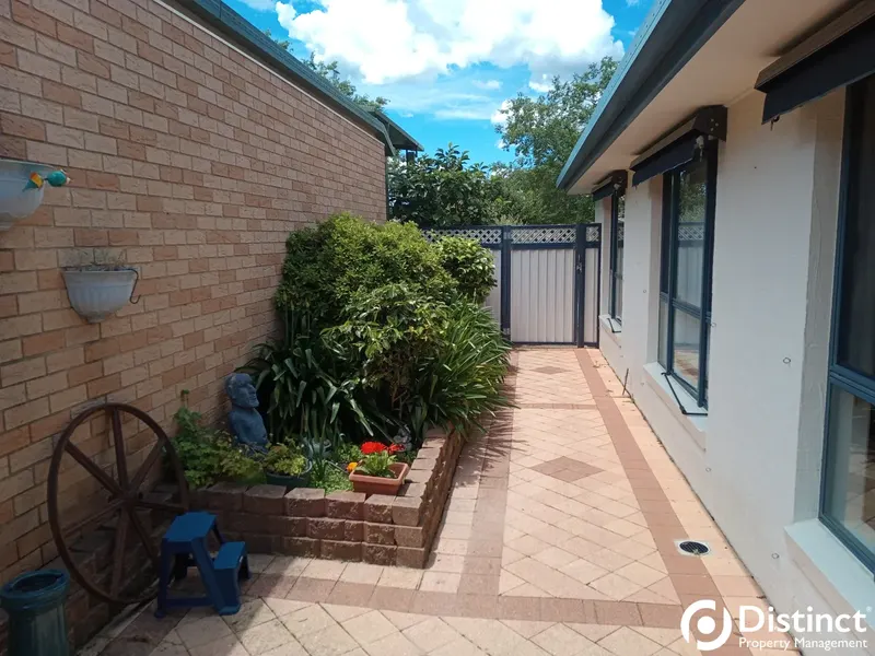 20 Auburn Street, Amaroo, photo 12