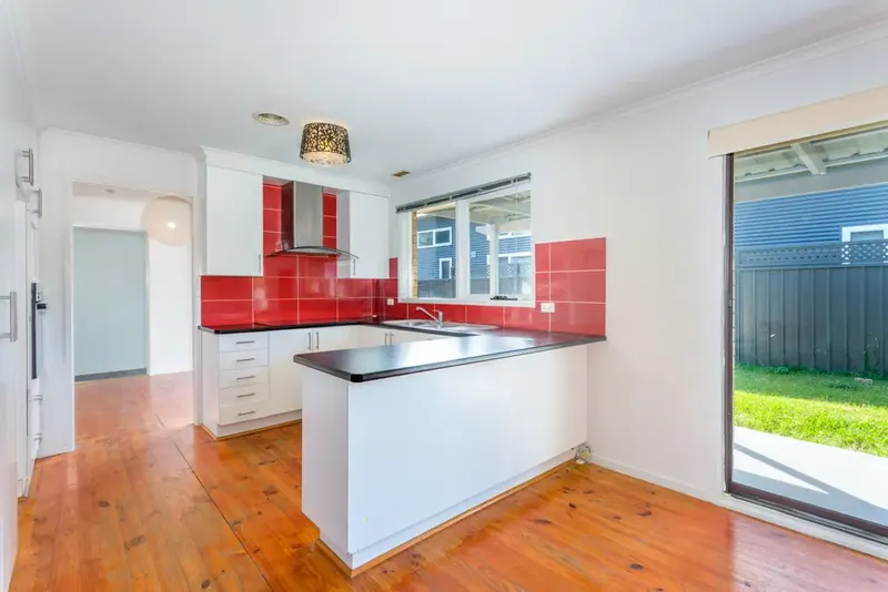 10 Diamantina Crescent, Kaleen ACT 2617, photo 2