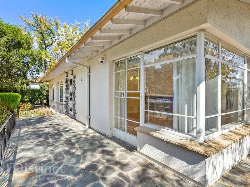 62 Captain Cook Crescent, Griffith, photo 3